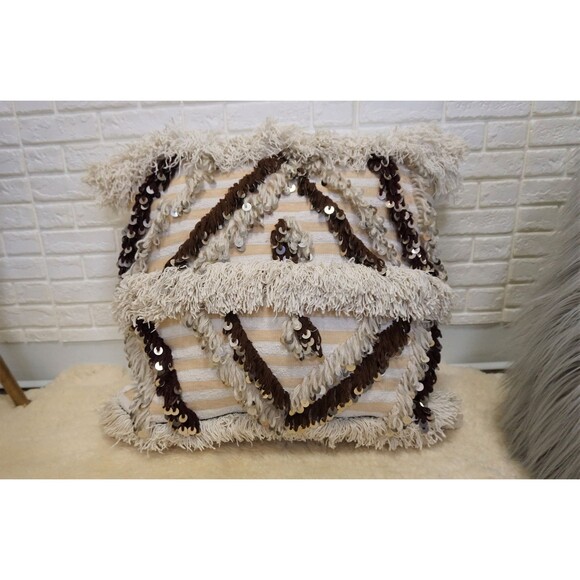 Vintage Moroccan Handira Pillow Cover: Berber Wedding Blanket, Sequins 03YS00356 - Picture 10 of 10